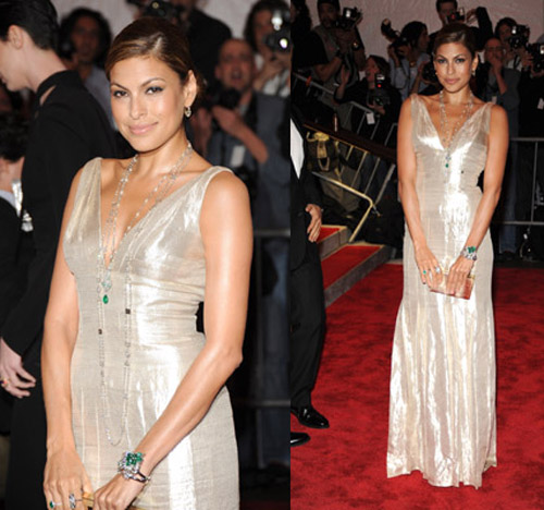 Eva Mendes went for a simple style and shimmered in a Calvin Klein gown 