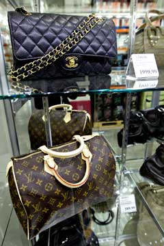 Louis Vuitton Bags at Costco?! Former LV Employee Exposes Costco's Shady  History of Luxury Bags 