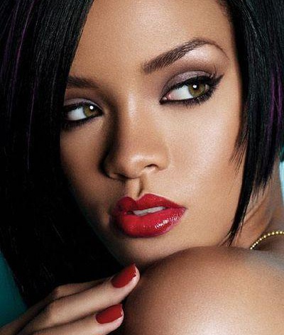 The most simple way to create a smoky eye (like Rihanna's above) is to line 