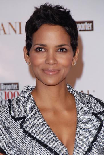 halle berry short hairstyles 2010. 33 Valentine#39;s Day Hairstyle