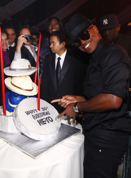 30th birthday cakes for men. Ne-Yo celebrated his 30th with
