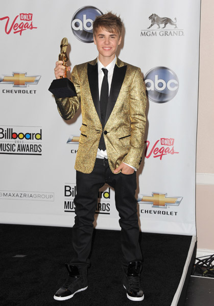 Justin-Bieber-2011-Billboard-Music-Award