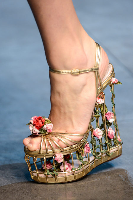 dolce and gabbana gold heels fall 2013