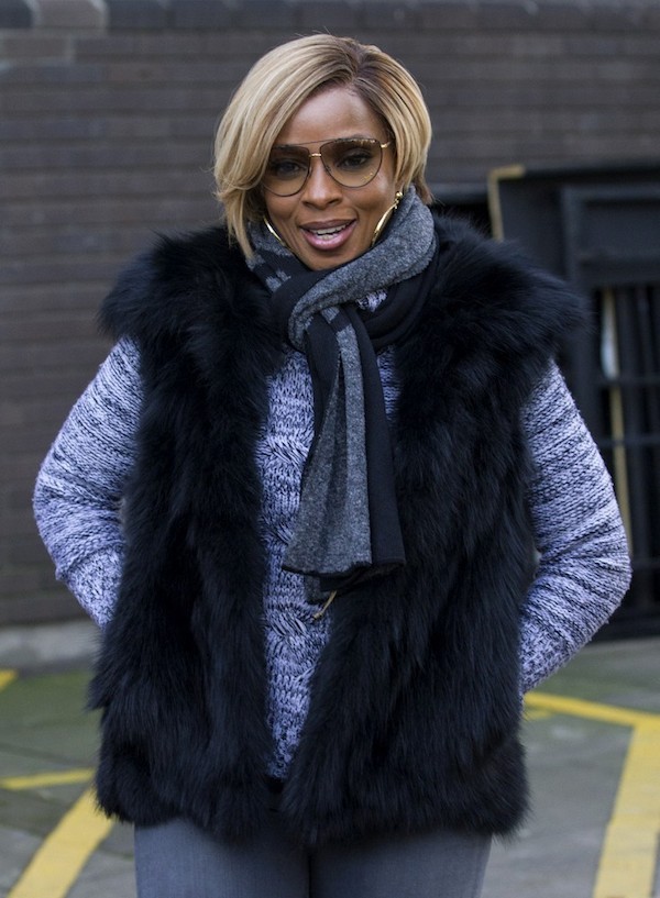 Mary J Blige's London Gucci Medium Sunglasses with Gold Script on Lens