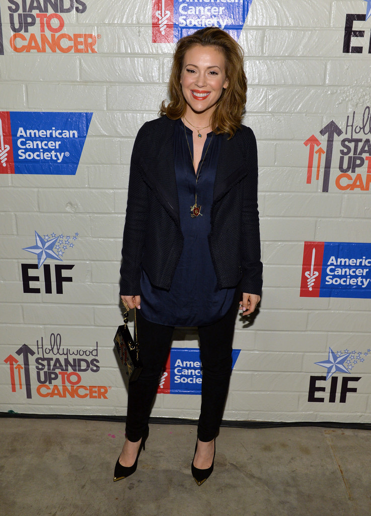 alyssa-milano-hollywood-stands-up-to-cancer-event-alexander-mcqueen-pumps