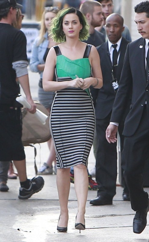 katy-perry-jimmy-kimmel-live-roland-mouret-spring-2014-dress-brian-atwood-pumps-1