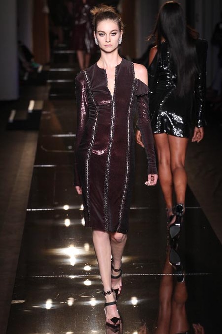 8 Halle Berry's David Letterman Show Atelier Versace Fall 2013 Couture Metallic Dress and Ruthie Davis Black Pumps