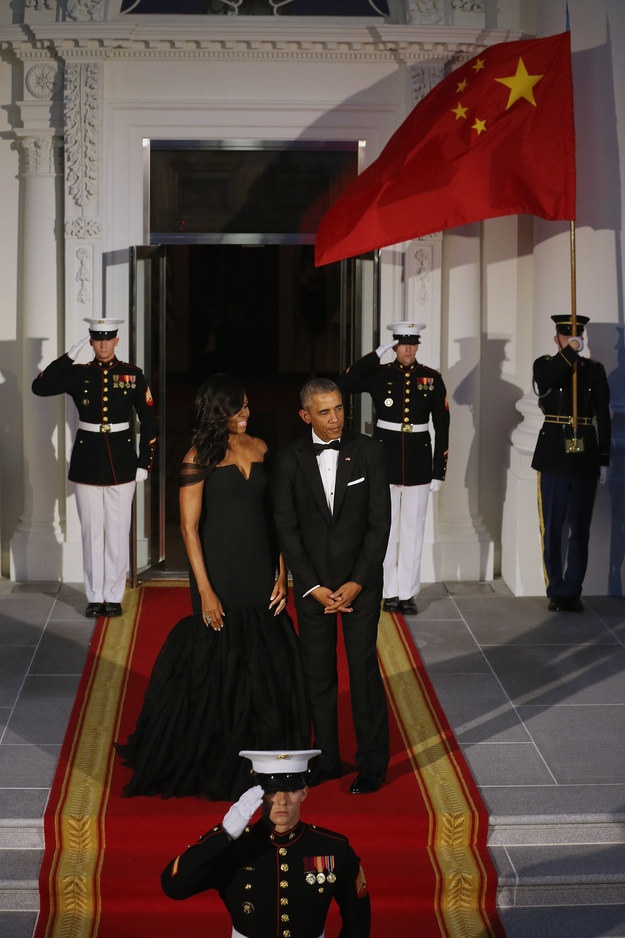 0 First Lady Michelle Obama Wears Custom Vera Wang Black Silk Crepe Mermaid Gown to welcome China's President Xi Jinping at the White House State Dinne