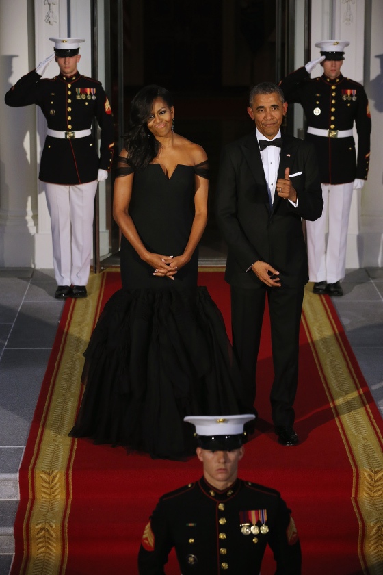 5 First Lady Michelle Obama Wears Custom Vera Wang Black Silk Crepe Mermaid Gown to welcome China's President Xi Jinping at the White House State Dinne