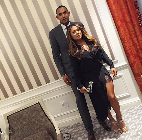 Gorgeous couple Grant Hill and Tamia Hill snapped a quick pic for the 'Gram. They still 'got it'!