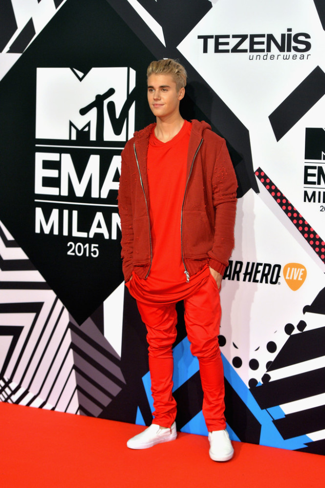 MTV+EMA+2015+Red+Carpet+Arrivals-justin-bieber