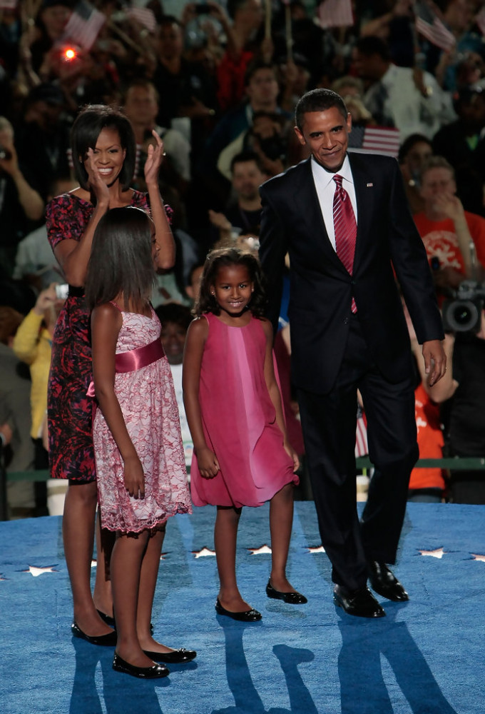 Sasha-Obama-Malia-Obama-Aug-2008