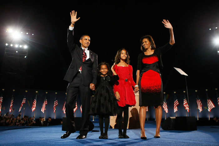 Sasha-Obama-Malia-Obama-Nov-2008