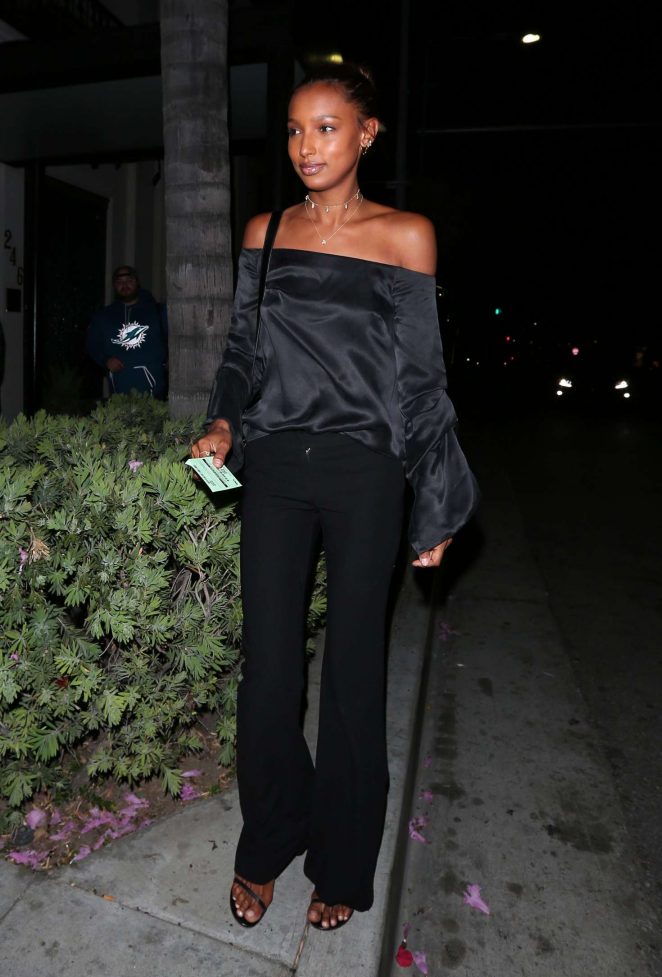 Lori Harvey turns heads as she arrives to dinner at Mastro's in