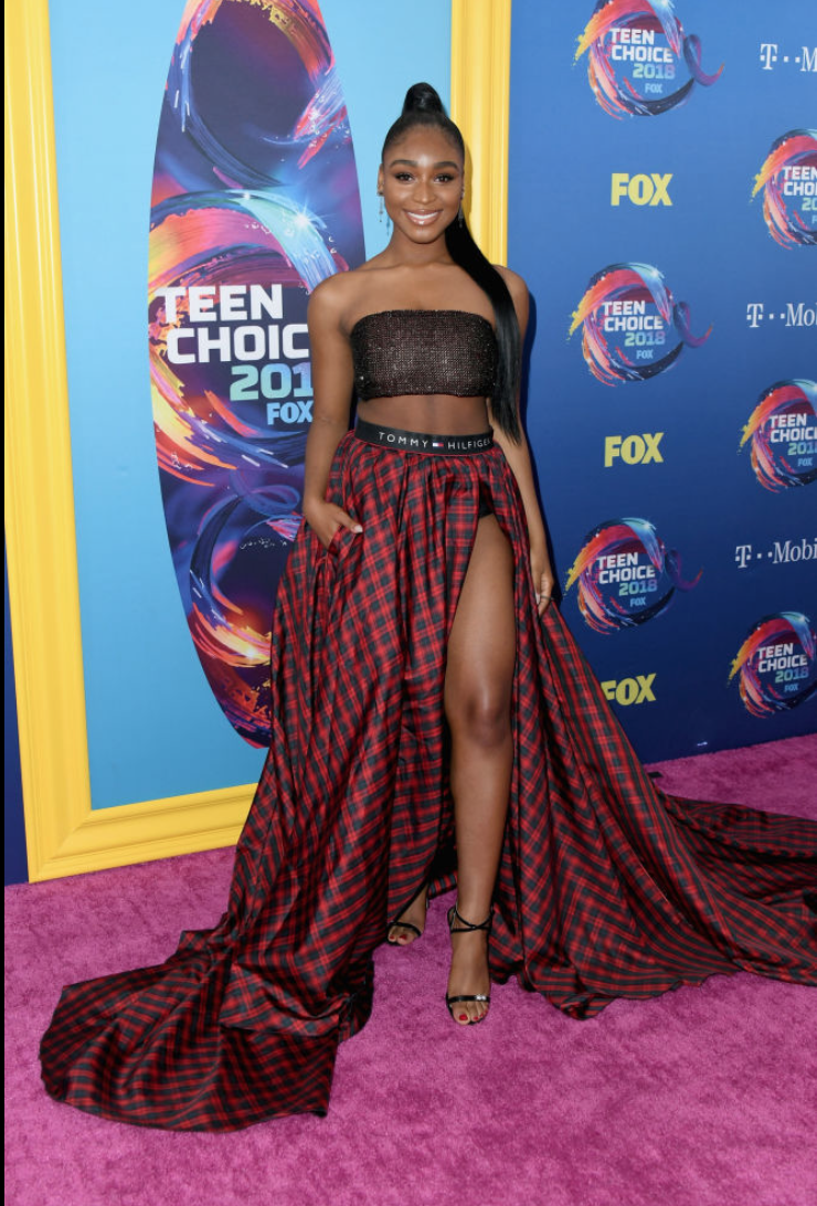 The Hottest Looks From The 2018 Teen Choice Awards