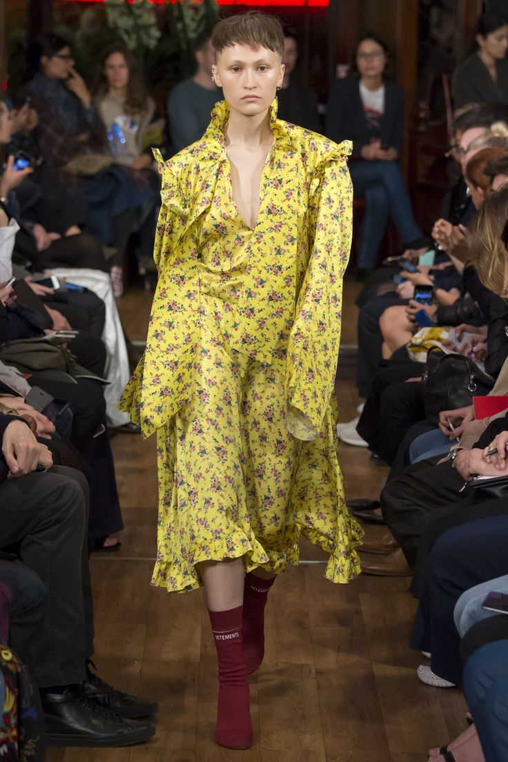 Hot-or-hmm-rihanna-vetements-spring-2016-ruffled-floral-dress