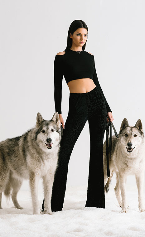 get-the-look-kendal-kylie-jenners-chicago-pacsun-holiday-collection-launch-boyfriend-pullover-hoodie-and-cropped-cold-shoulder-top-1