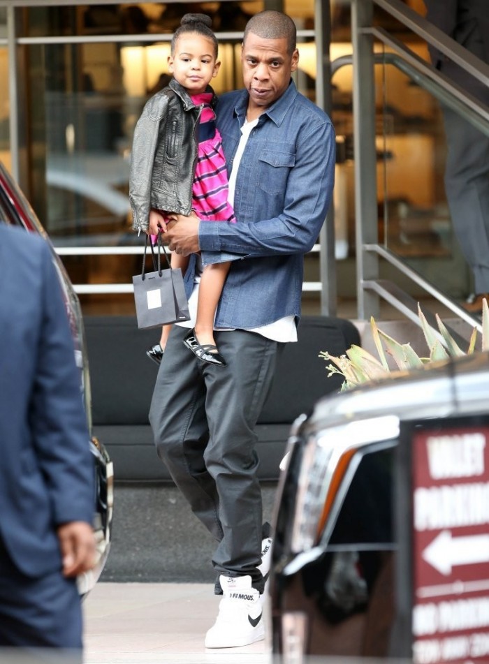 Jay Z held Blue Ivy after a trip to Saks Fifth Avenue