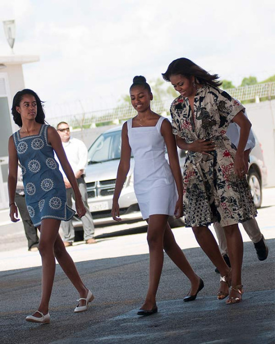 4 First Lady Michelle Obama Wears Donna Karan Spring 2015 Printed Top and Skirt at Venice's Marco Polo Airport