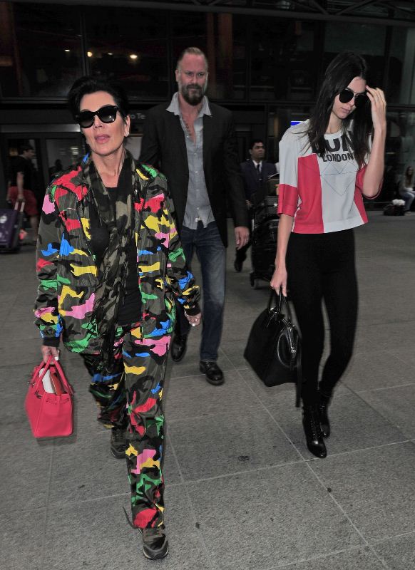 kendall-jenner-kris-jenner-airport-style-heathrow-airport-in-london-july-2015-kris-jenner-valentino-2