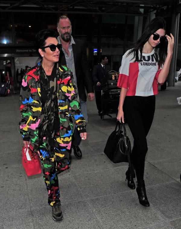 kendall-jenner-kris-jenner-airport-style-heathrow-airport-in-london-july-2015-kris-jenner-valentino