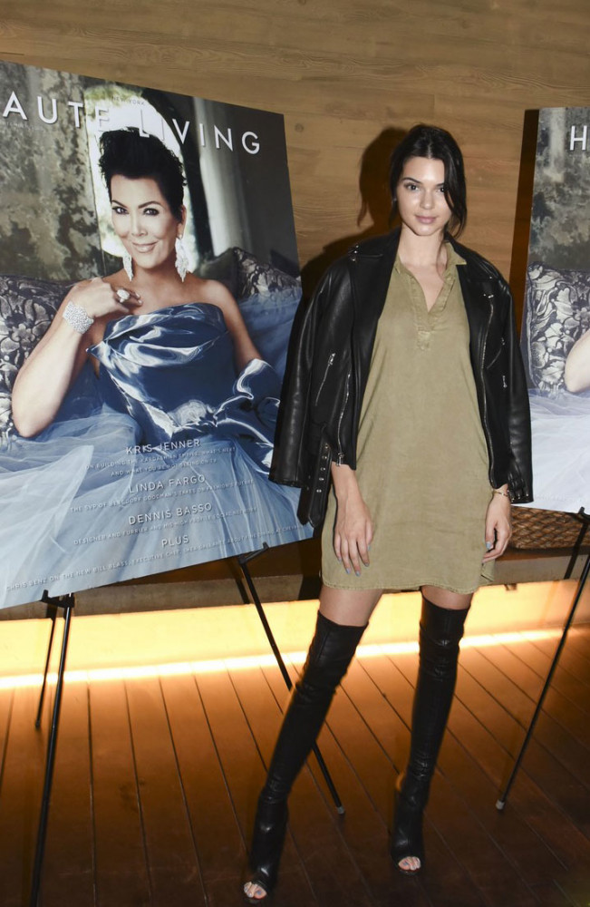 _kendall-jenner-Kris-Jenner's-Haute-Living-Cover-Celebration-Louis-Vuitton-Fall-2015-Black-and-White-Printed-Long-Sleeve-Dress