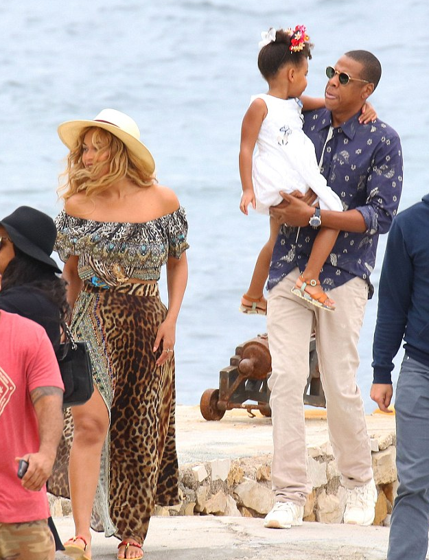 00 Beyonce's Sardinia Italy Camilla Ruler Of The Underworld Leopard Print High Slit Skirt