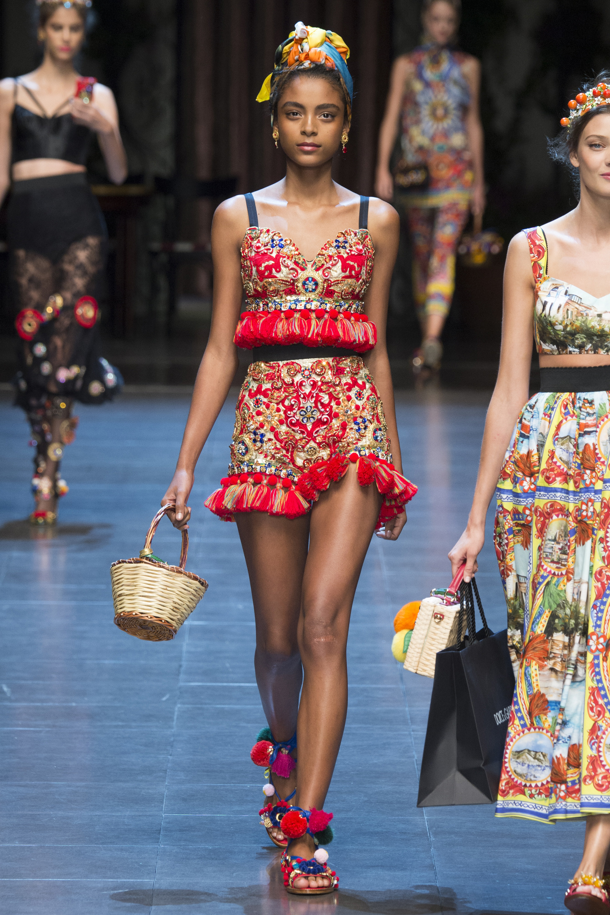 Dolce & Gabbana Spring 2016 Ready-to-Wear – Fashion Bomb Daily Style ...