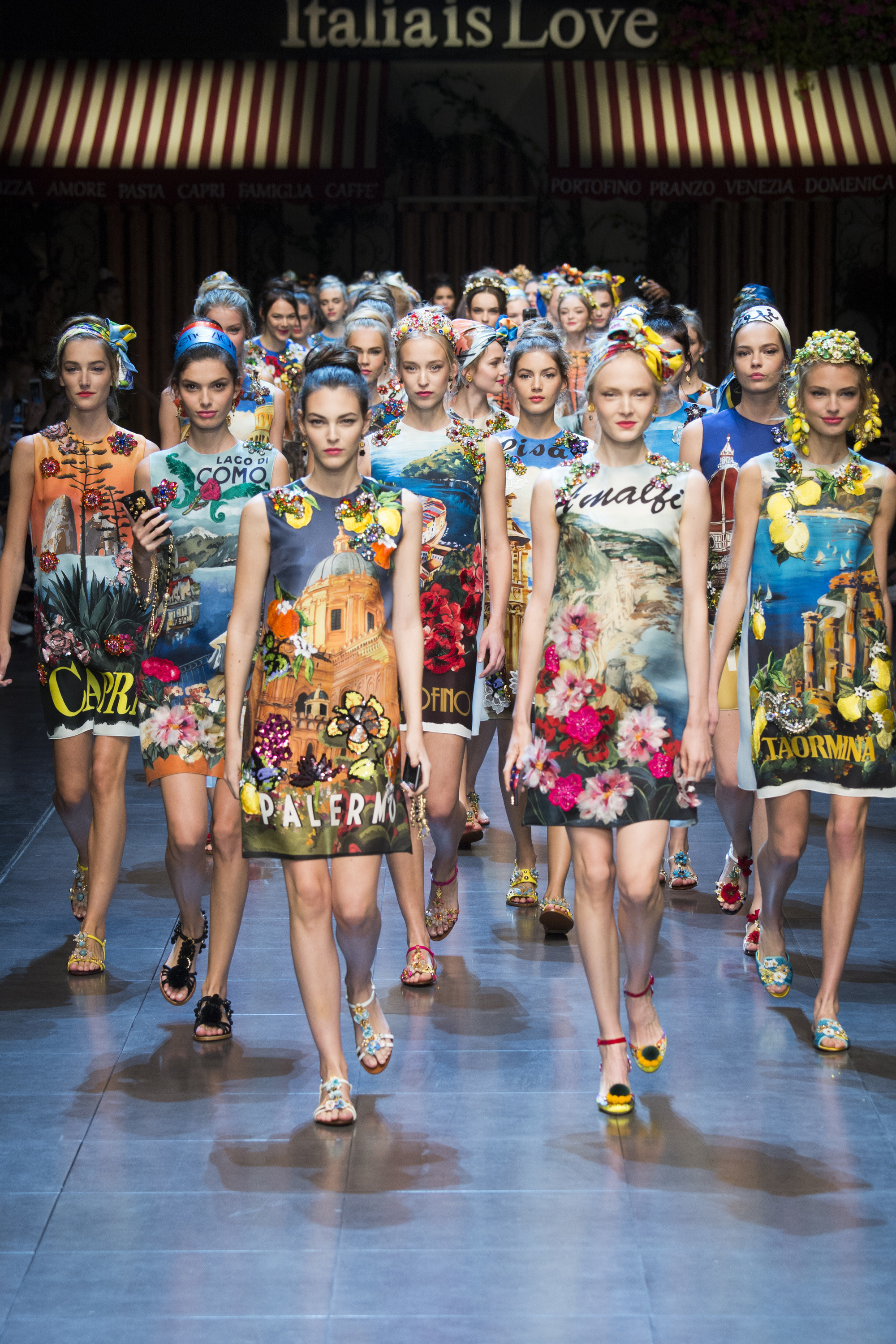 Dolce & Gabbana Spring 2016 Ready-to-Wear – Fashion Bomb Daily Style ...