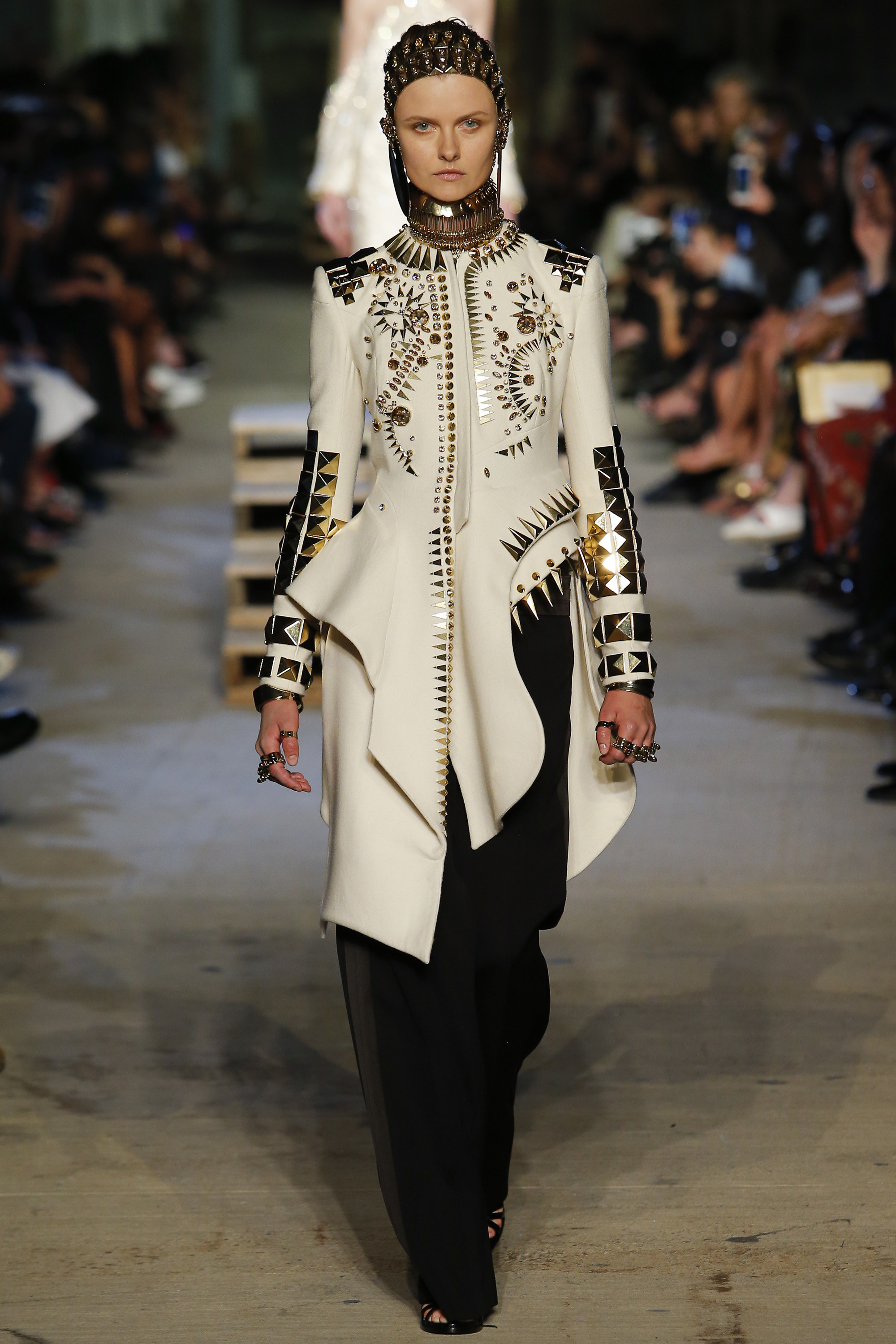 Show Review: Givenchy Ready-to-Wear Spring 2016 – Fashion Bomb Daily ...