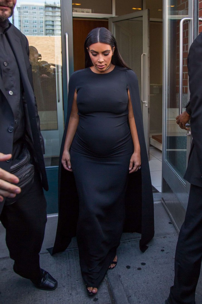 Kim-Kardashian-in-Tight-Long-Dress-nyc-valentino-2