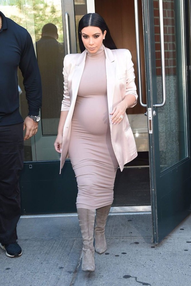 kim-kardashian-style-leaving-her-apartment-in-nyc-september-2015