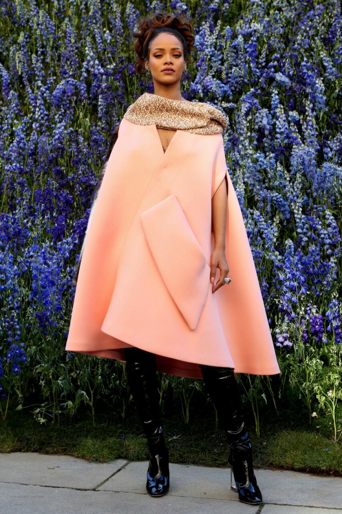0 Rihanna's Dior Spring 2016 Show Pink Christian Dior Fall 2015 Couture Coat Dress With Fur Sleeve