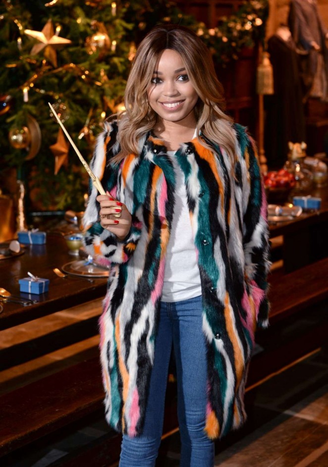 Dionne-Bromfield--Hogwarts-in-The-Snow-Launch-topshop-1
