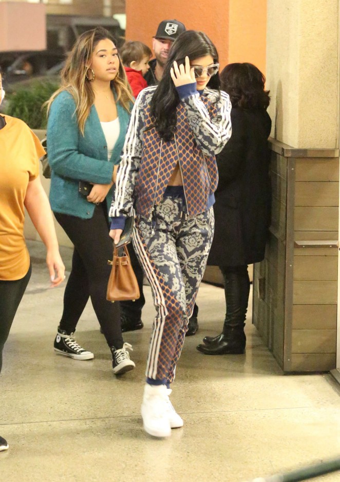 Kylie-Jenner---Shopping-in-West-Hollywood-1