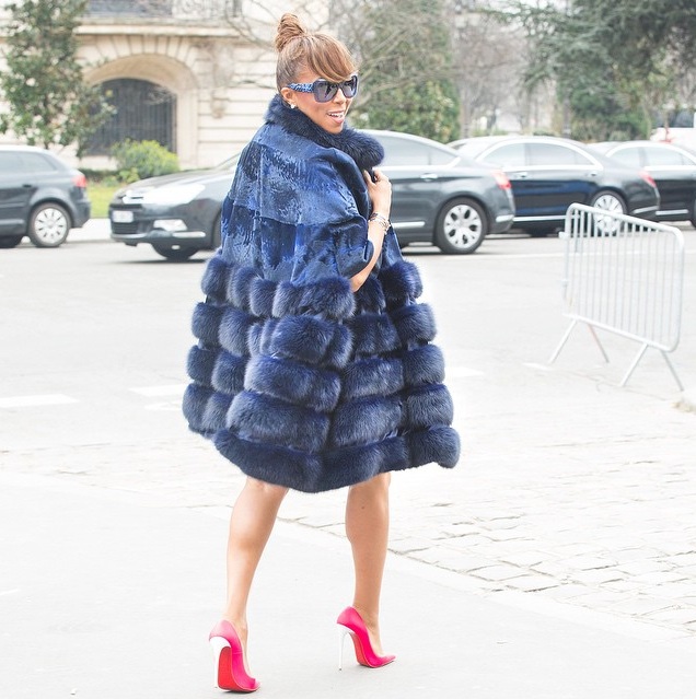 Marjorie Harvey flaunted a navy fur fox and pink pumps in Paris.