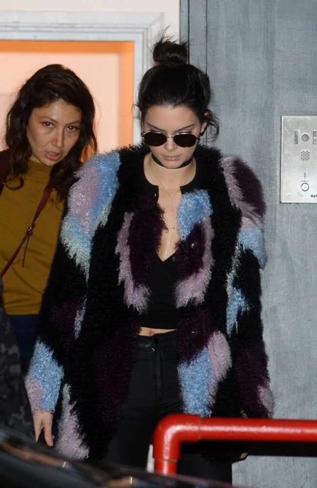 Kendall-Jenner-At-Heathrow-Airport-In-London-elizabeth-and-james-sandro-1