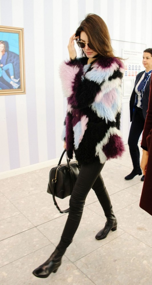 Kendall-Jenner-At-Heathrow-Airport-In-London-elizabeth-and-james-sandro-2