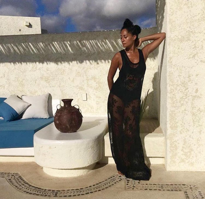 Tracee Ellis Ross served up gorgeous skin realness while on vacation in Mexico! Mucho caliente!!!