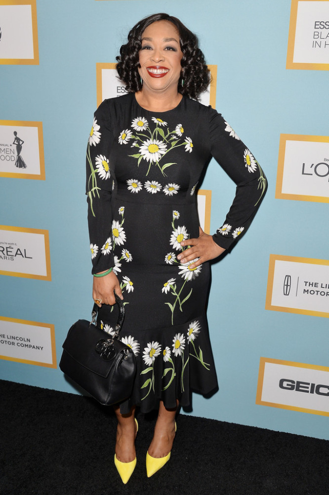 2016-ESSENCE-Black-Women-Hollywood-Awards-Shonda-Rhimes