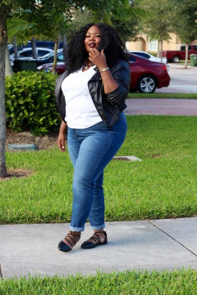 bomb-blogger-everything-curvy-and-chic-fbd8
