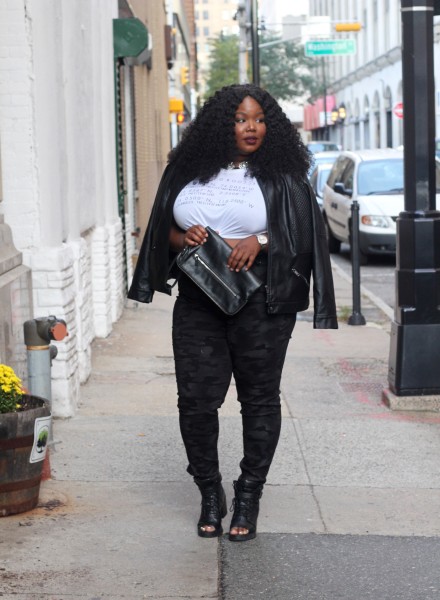 bomb-blogger-everything-curvy-and-chic-fbd9