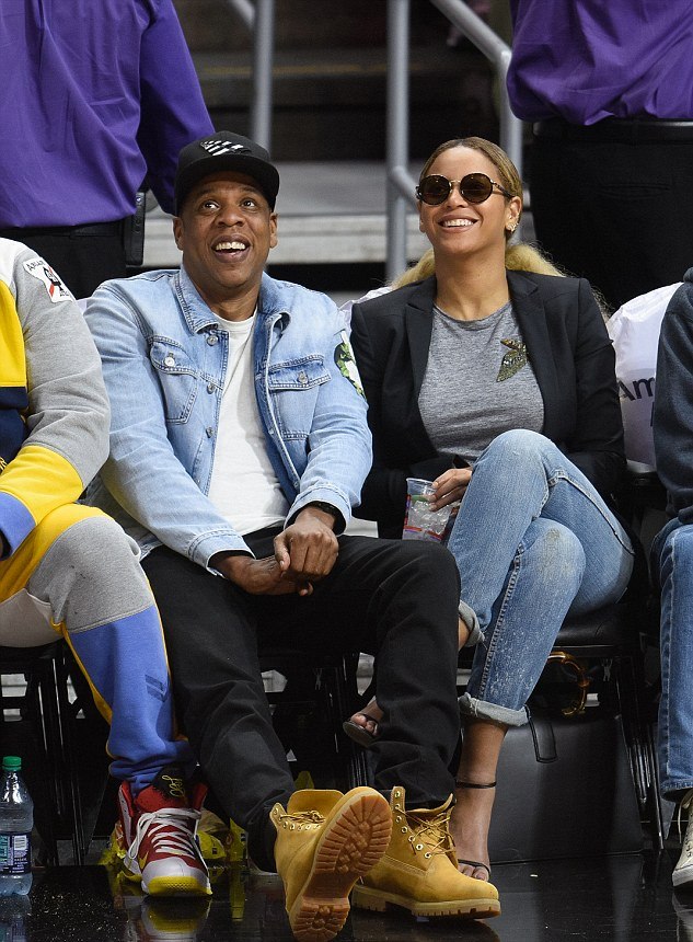 beyonce-los-angeles-clippers-vs-brooklyn-nets-gucci-2