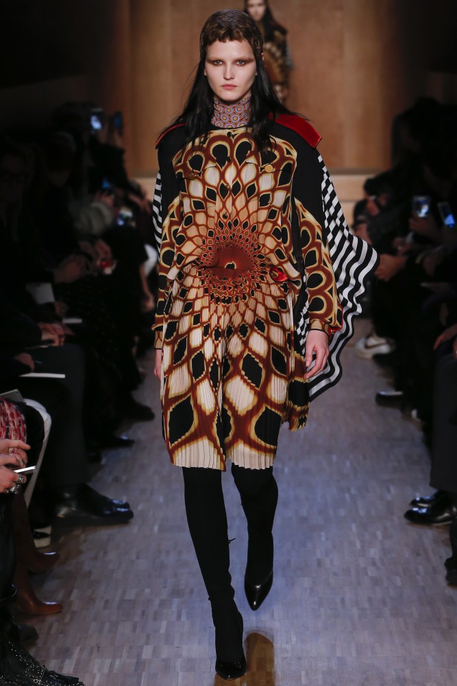Show Review: Givenchy Fall 2016 Ready-to-Wear – Fashion Bomb Daily