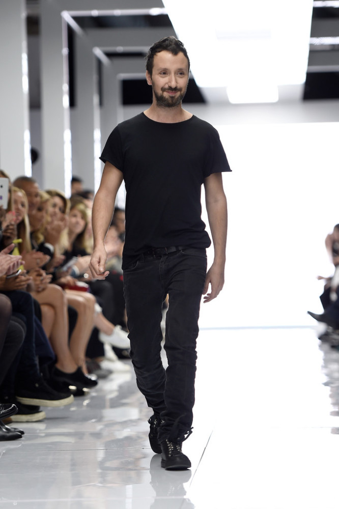 Anthony+Vaccarello+Versus+Runway+LFW+SS16
