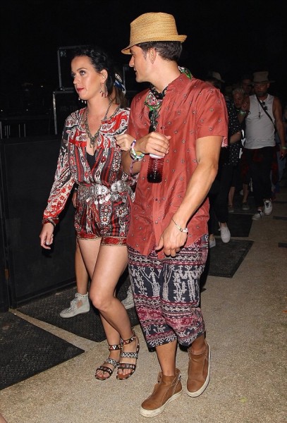 Katy Perry's Coachella 2016 Isabel Marant Étoile 'Tayler' Paisley Print Playsuit and Valentino Embellished Leather Sandals