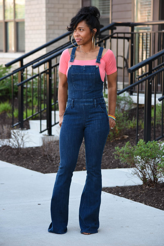 Adrienne-@sweeneestyleblogger-wore-denim-overall-over-a-pink-top-for-a-springtime-look