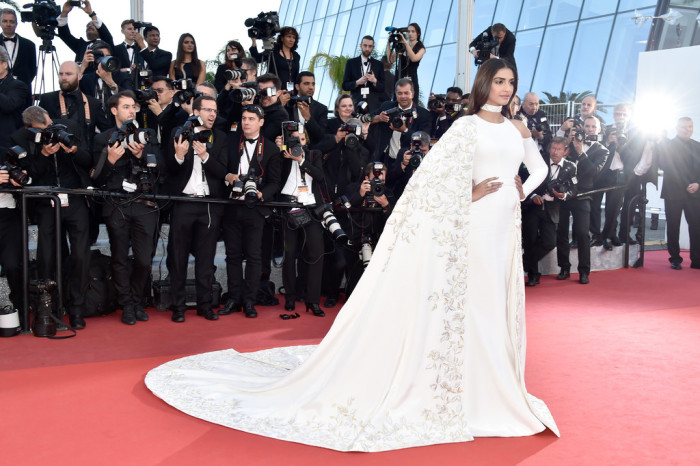 Sonam-Kapoor-Cannes-Film-Festival-Ralph-and-Russo-Embroidered-Gown-2