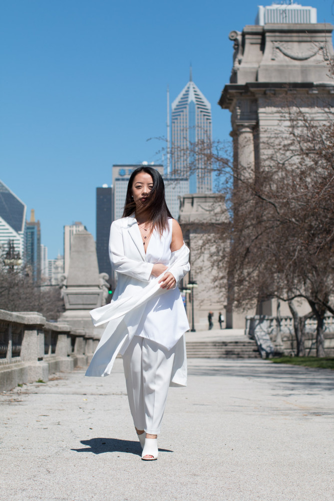 Vickee-Yang-@VickeeVee_-wore-a-stunning-white-suit-that-moved-effortlessly-in-the-wind