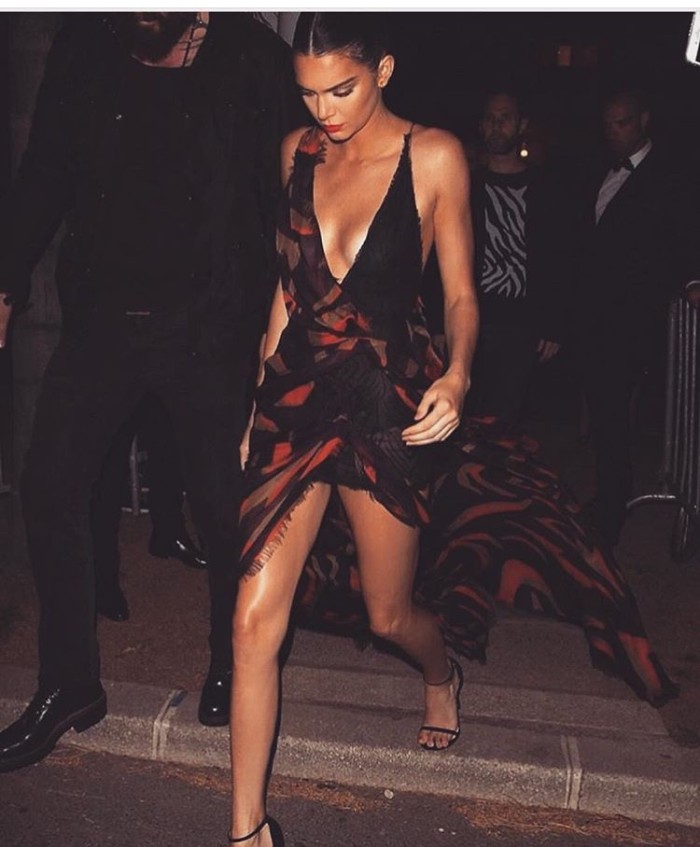 Kendall-Jenner-Versace-dress-Stuart-Weitzman-black-heels